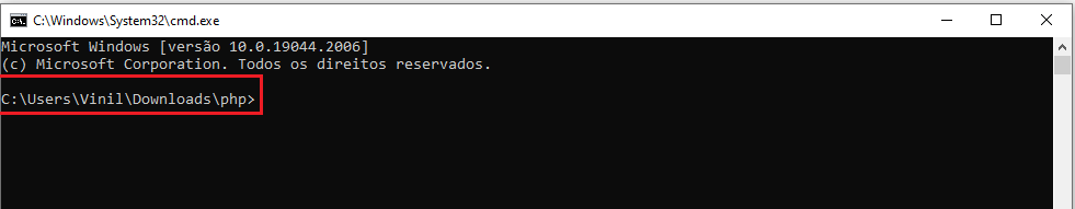 Imagem do CMD do Windows, com foco no diretório atual do CMD, o diretório atual é: "C:\Users\Vinil\Downloads\php"