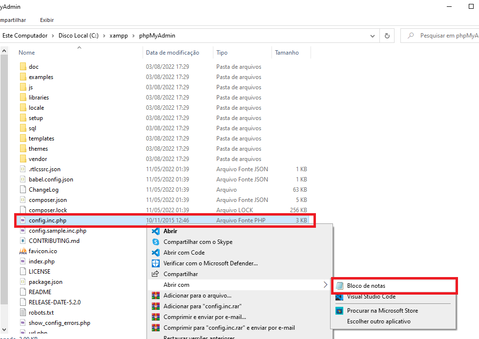 Janela do Windows Explore, a imagem mostra os arquivos que estão contidos na pasta "phpmyadmin", com um foco especial no arquivo: "config.inc.php", arquivo este que está sendo aberto no bloco de notas
