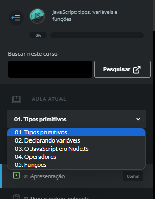 Menu da Alura no curso de Javascript: tipos, variáveis e funções. O menu aparece as aulas do curso com a aula 01 "Tipos primitivos" em destaque