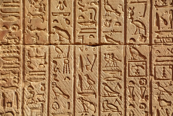 Hieróglifo egípcio.