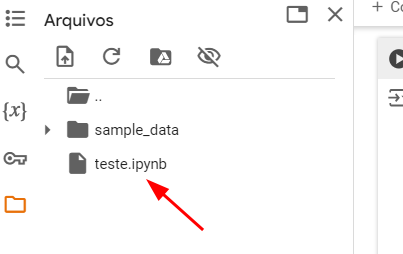 A imagem mostra o ambiente de arquivos de um notebook no Google Colab. À esquerda, na lista de arquivos, são exibidos três itens: uma pasta chamada sample_data, um arquivo teste.html (indicado por uma seta vermelha), e um arquivo teste.ipynb.