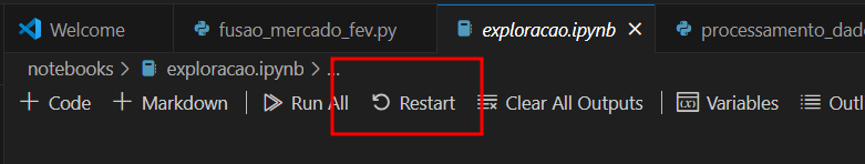 Imagem mostra o botão para reiniciar o kernel no Jupyter Notebook.