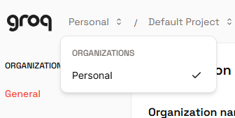 interface do console Groq Cloud. No topo da tela, o menu suspenso de "Organizations" (Organizações) está aberto, exibindo apenas a opção "Personal" selecionada com um ícone de check à direita, indicando que o usuário está navegando em seu espaço pessoal.
