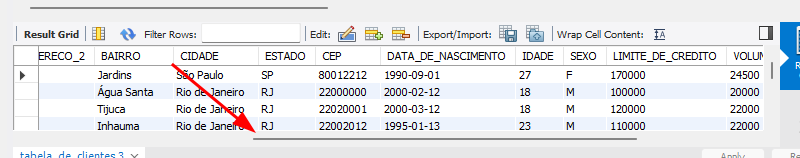 captura de tela do result grid, Há uma seta apontando para a barra de rolagem