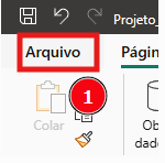 Menu superior do Power BI, com a aba **"Arquivo"** destacada em vermelho contendo o número **1**, sugerindo uma notificação ou dica.
