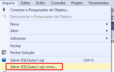 Imagem da interface do SQL Server Management Studio (SSMS) mostrando o menu 'Arquivo' aberto. A opção 'Salvar SQLQuery1.sql como...' está destacada com um retângulo vermelho