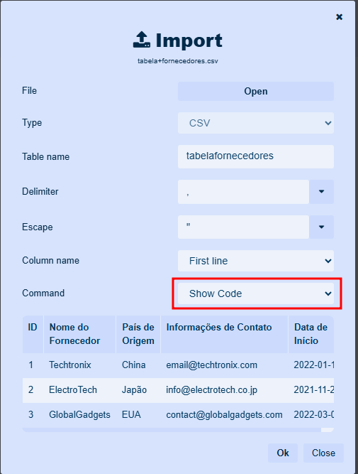 Janela de importação de arquivo CSV no SQLite Online. Mostra campos como File, Type, Table name, Delimiter, Escape, Column name e Command. O campo Command está configurado para 'Show Code', destacado por um retângulo vermelho. Abaixo, aparece uma prévia da tabela tabelafornecedores com colunas ID, Nome do Fornecedor, País de Origem, Informações de Contato e Data de Início.e
