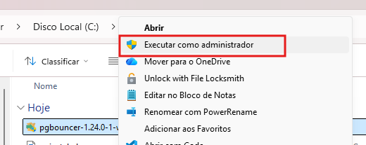 Captura de tela do Windows mostrando o arquivo de instalação do pgbouncer selecionado no Explorador de Arquivos. O menu de contexto está aberto e a opção “Executar como administrador” aparece destacada com um retângulo vermelho.