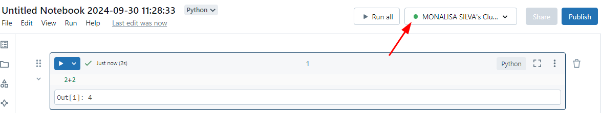 captura de tela do notebook, há uma seta apontando para o cluster no menu superior direito