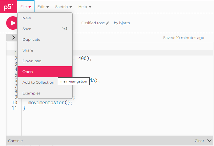 recorte de uma captura de tela do p5.js. Na parte superior, ao lado da logo, há um menu com as opções file, edit, sketch e help. A opção file foi selecionada e abaixo dela há um submenu. A sexta opção, open, está destacada em rosa. Atrás, há o código do jogo feito na aula, e uma mensagem em inglês falando que foi salvo há 10 minutos atrás
