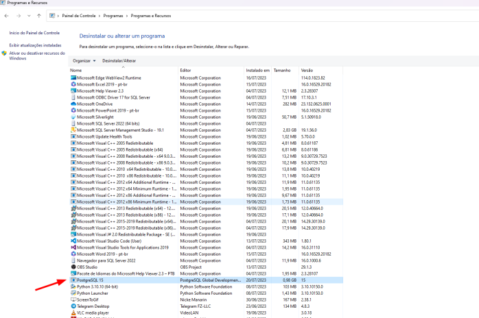 Print da tela do Painel de controle na aba dos programas. Selecionando o Postgre v15 para desinstalar.