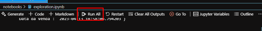Captura de tela mostrando o menu superior do notebook no vs code. A opção run all está demarcada de vermelho. 