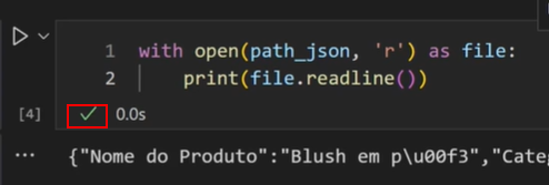 Captura de tela mostrando uma celula de código em python no vs code que realiza a leitura do arquivo. 