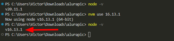 Dentro do terminal, visualizando a versão do node, que está ativa