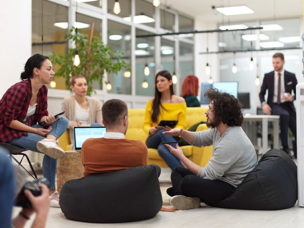 Reunião amigável entre pessoas