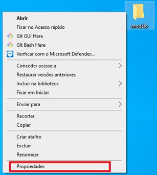 Um menu retangular, iniciando de baixo para cima a primeira opção é propriedades. Propriedades está destacada por um retangulo vermelho ao seu redor. O fundo atrás do menu é da cor azul clara e no canto superior direito aparece uma pasta com o nome modelo. 