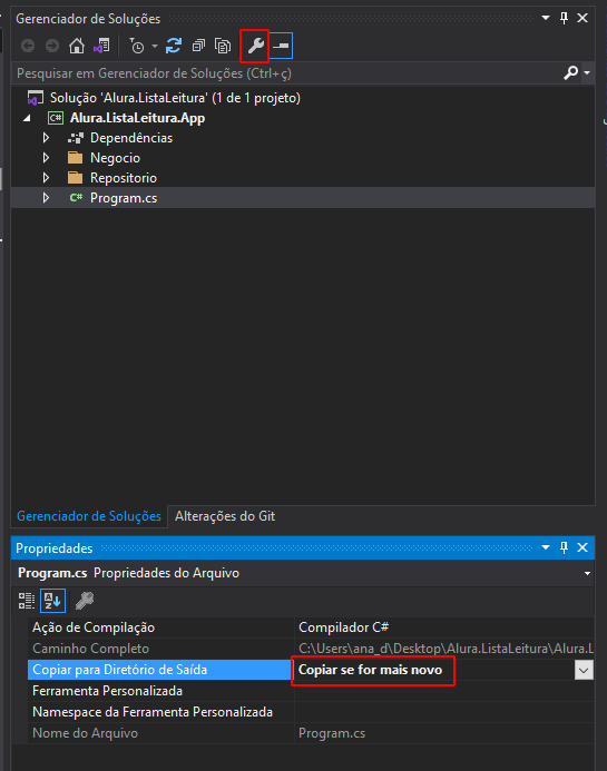 Imagem do Gerenciador de Soluções do Visual Studio 2019. Seleção feito com uma marcação em vermelho em Propriedades e no campo copiar para diretório de saída 