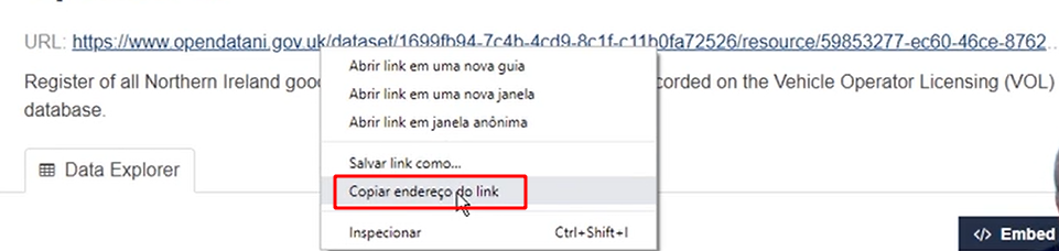 Clicando com o botão direito e selecionando copiar endereço do link