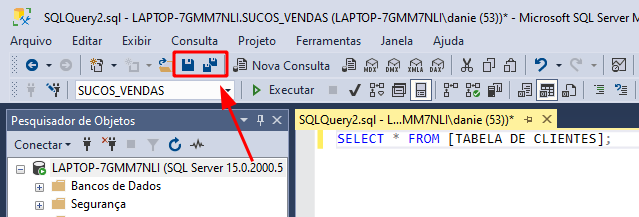 Print da tela principal do SSMS(SQL Server Management Studio) onde os botões de salvar(imagem de disquete) estão destacados com um retangulo vermelho sem preenchimento