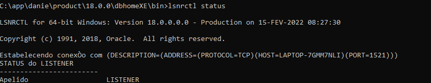 Imagem do prompt de comando, onde o diretório de instalação da Oracle foi acessado e o comando lsnrctl status foi executado