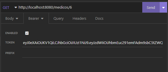Captura de tela exemplificando a requisição de detalhar médicos com o token sendo enviado
