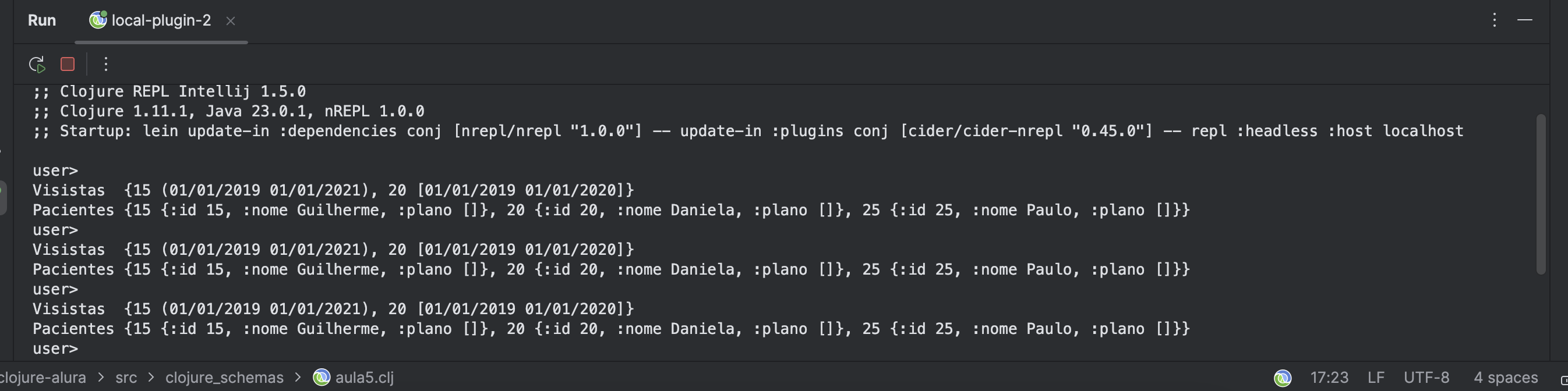 Screenshot de um terminal Clojure REPL demonstrando o resultado de 2 comandos println, sendo o primeiro uma lista de Visitas e o segundo uma lista de Pacientes