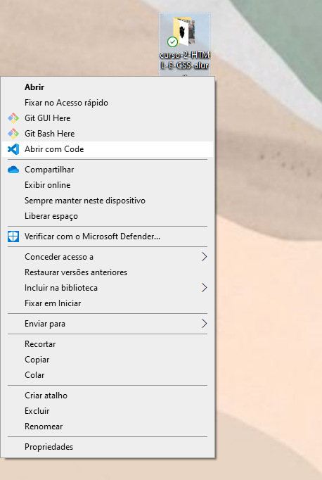 A pasta está na área de trabalho, após clicar com o botão direito, clique na opção "Abrir com Code" na caixa de seleção