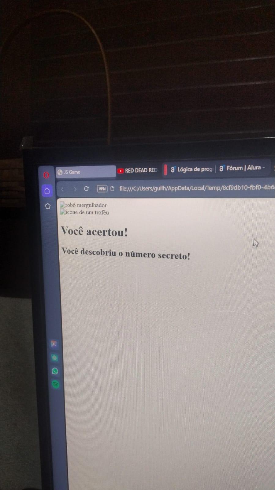 O site do jogo que o alura disponibiliza esta assim, sem a imagem do robo e não mostra os comando que eu digito no VScode.