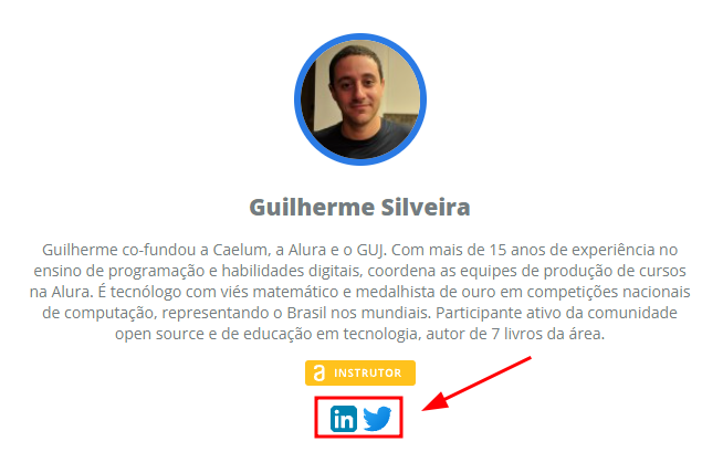 Foto em formato circular do Guilherme Silveira, seguido do seu nome, sua apresentação e o cargo instrutor. Tendo em destaque as redes sociais logo abaixo, Linkedln e Twitter.