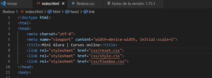 el index.html hace referencia al archivo flexbox.css